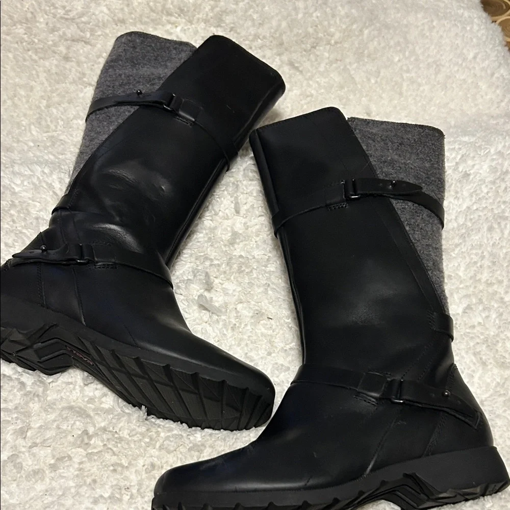 Teva New Black and Gray Winter Boots